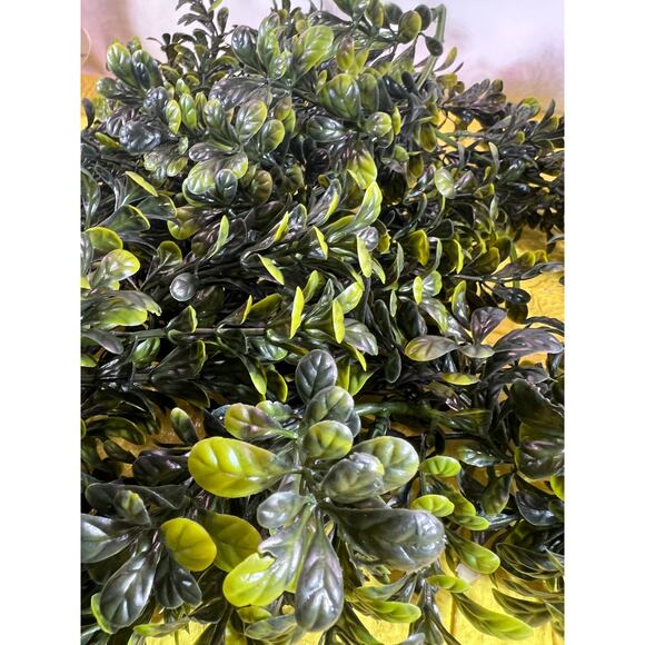 Vintage 6’ Holiday Christmas Greenery Garland - Picture 4 of 8